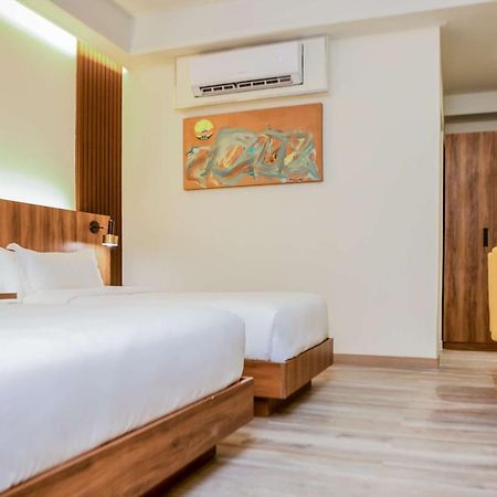 Surestay Studio By Best Western Clarkview Angeles City Exteriör bild