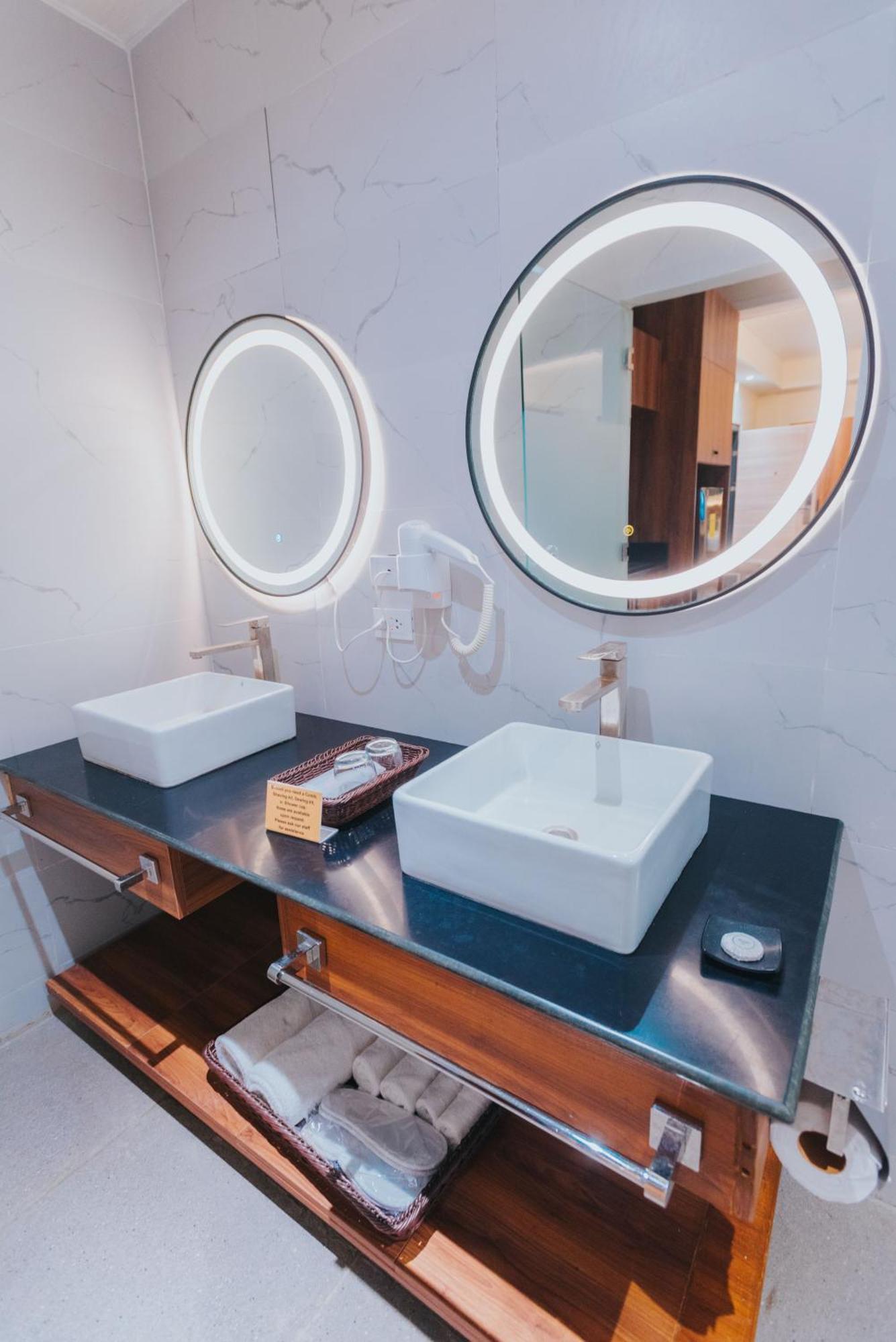 Surestay Studio By Best Western Clarkview Angeles City Exteriör bild