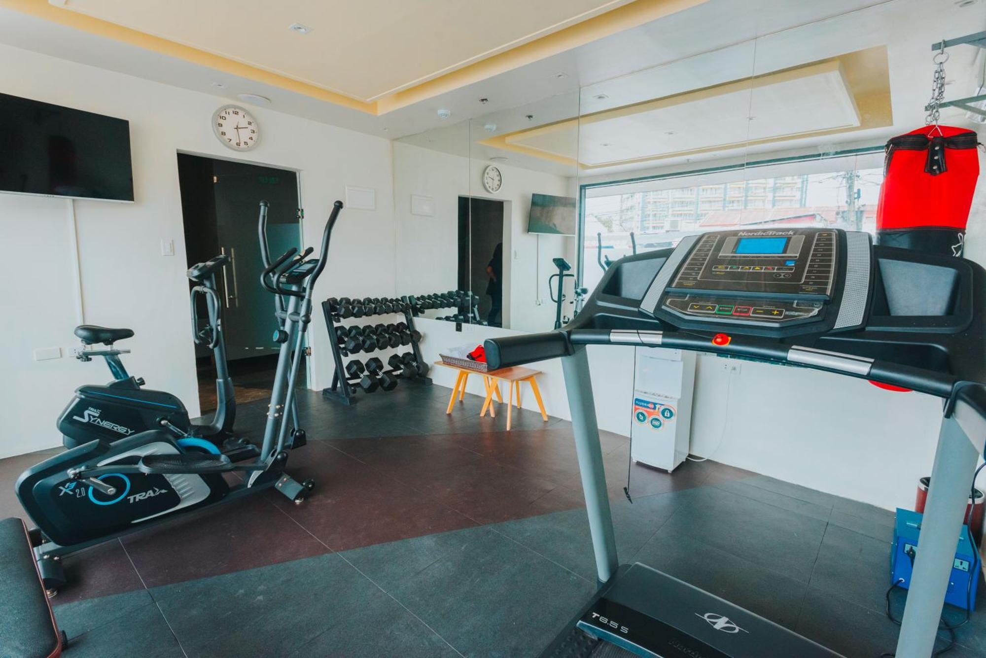Surestay Studio By Best Western Clarkview Angeles City Exteriör bild